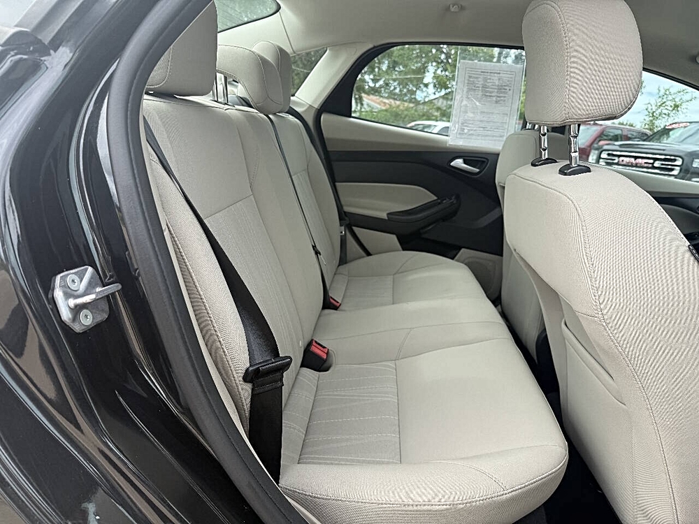 2015 Ford Focus SE - Photo 23