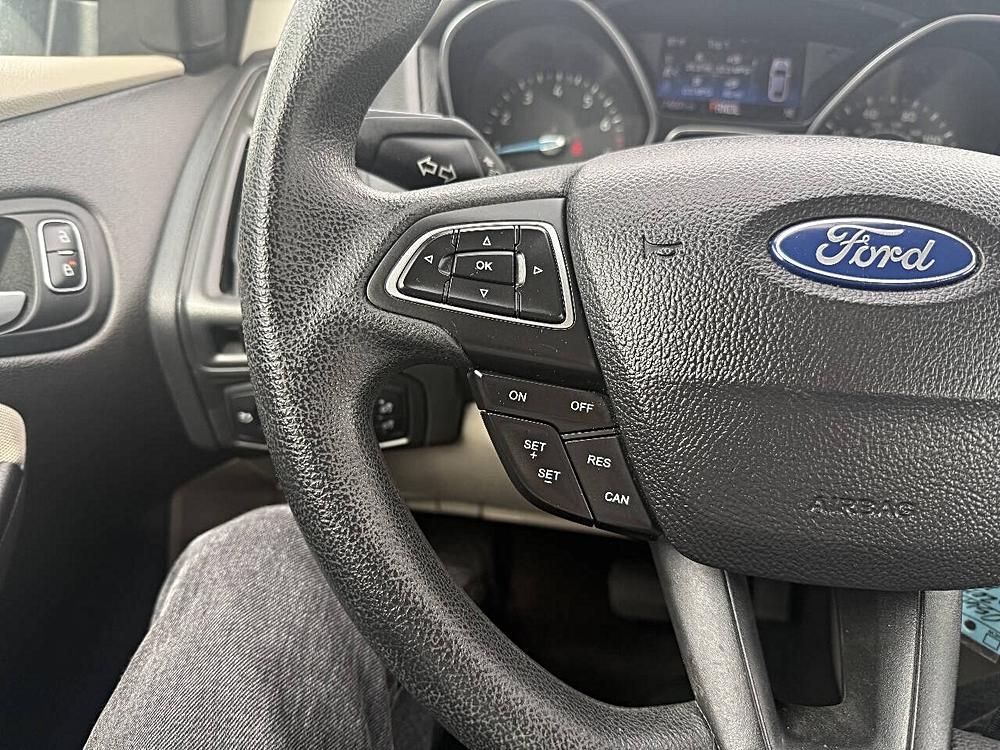 2015 Ford Focus SE - Photo 10