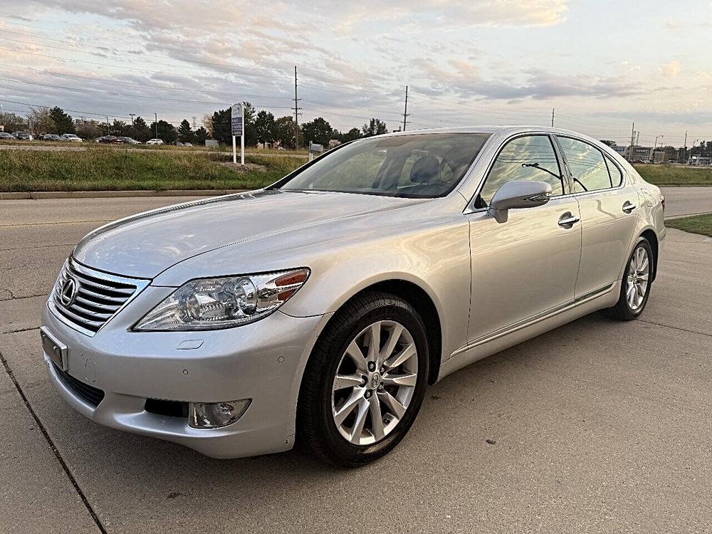 2010 Lexus LS Base