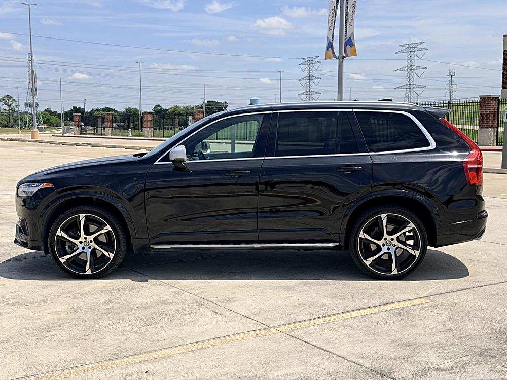 2016 Volvo XC90 T8 Twin Engine Plug-in Hybrid R-Design's photo