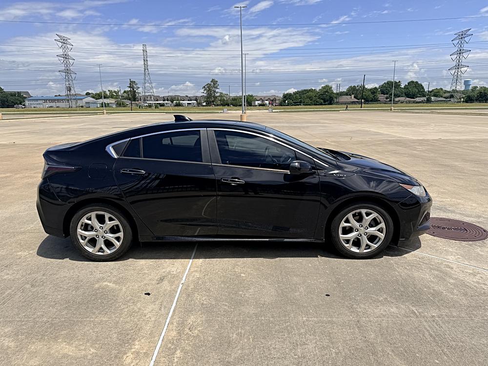 2019 Chevrolet Volt Premier's photo