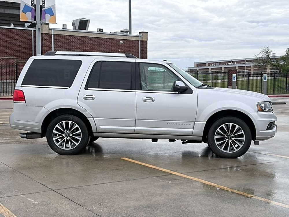 2015 Lincoln Navigator 4x2's photo