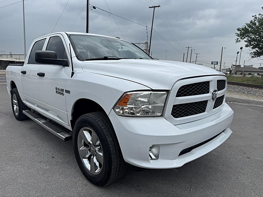 2014 RAM 1500 Express 4x4 Crew Cab's photo