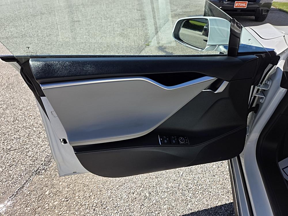 2014 Tesla Model S S - Photo 6