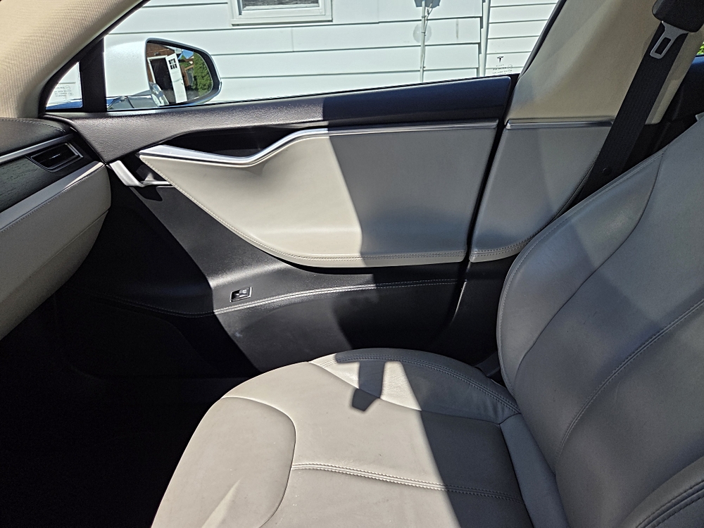 2014 Tesla Model S S - Photo 10