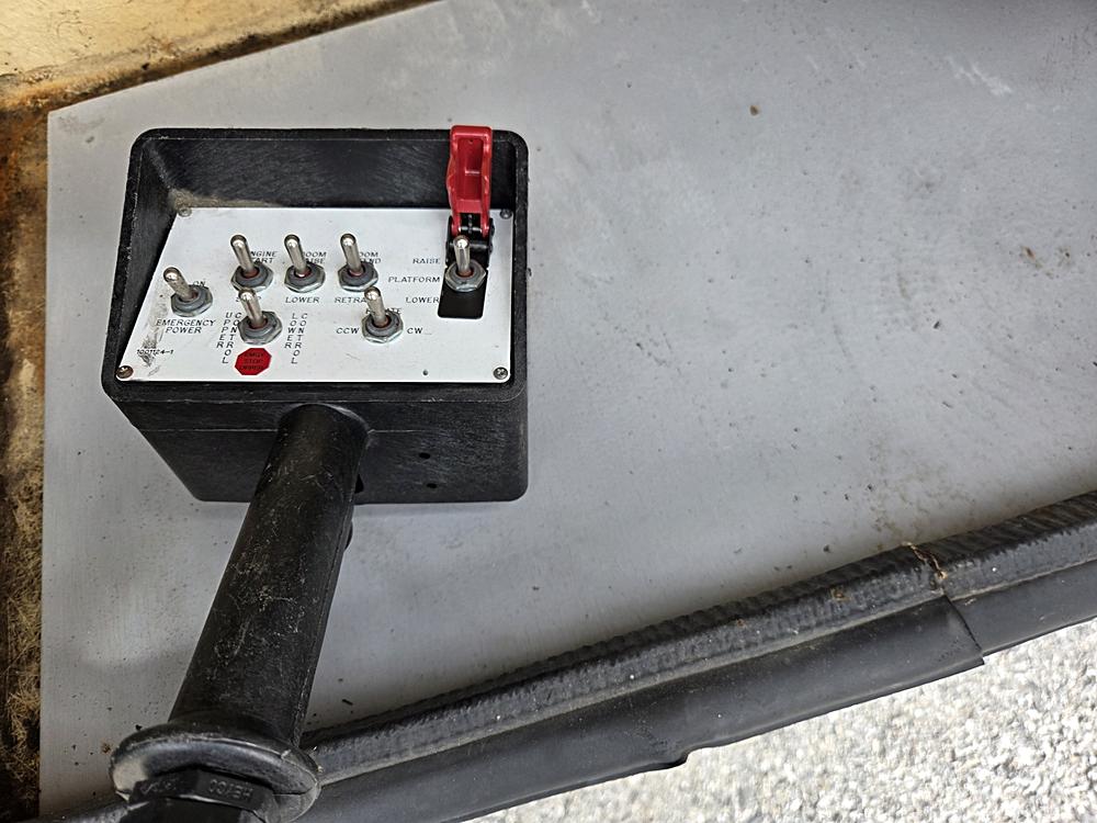 2013 Ford F-450 Super Duty Chassis Cab XL - Photo 12