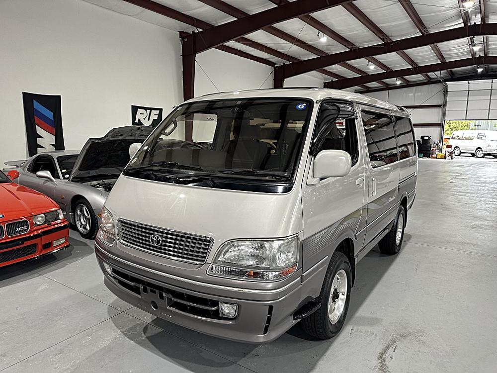 1999 Toyota HiAce JDM car for sale — photo 2 of 14