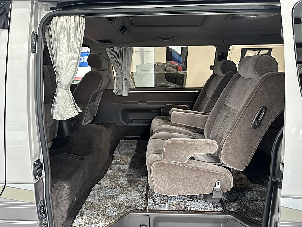1999 Toyota HiAce JDM car for sale — photo 12 of 14