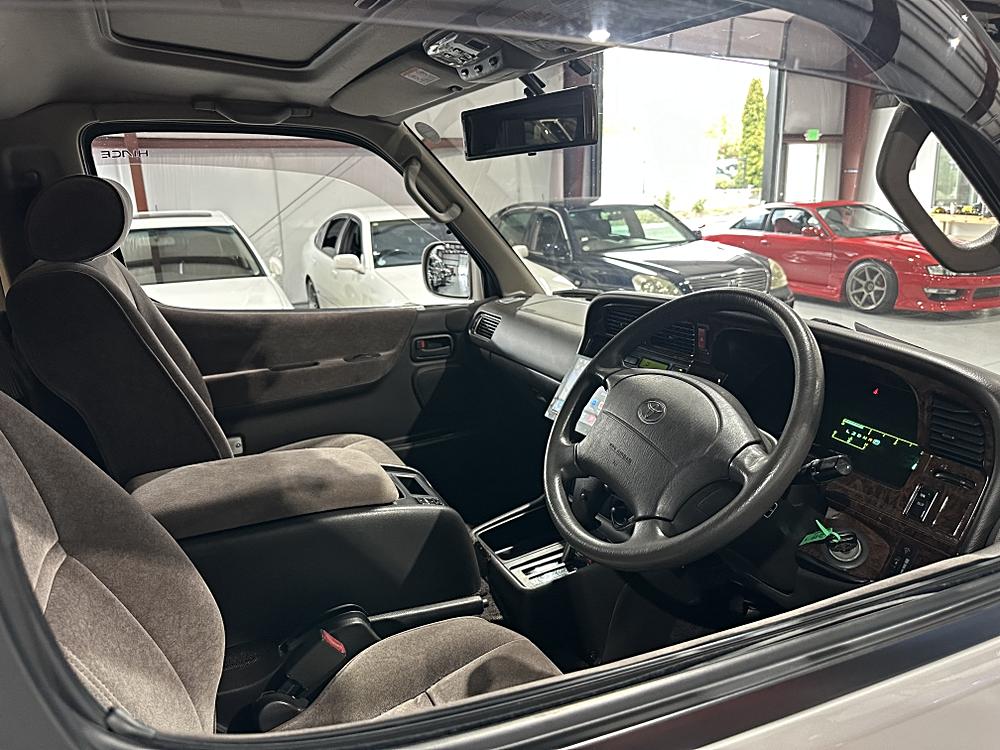 1999 Toyota HiAce JDM car for sale — photo 11 of 14