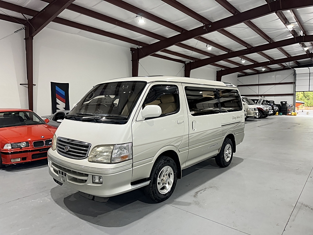 2000 Toyota HiAce JDM car for sale in USA