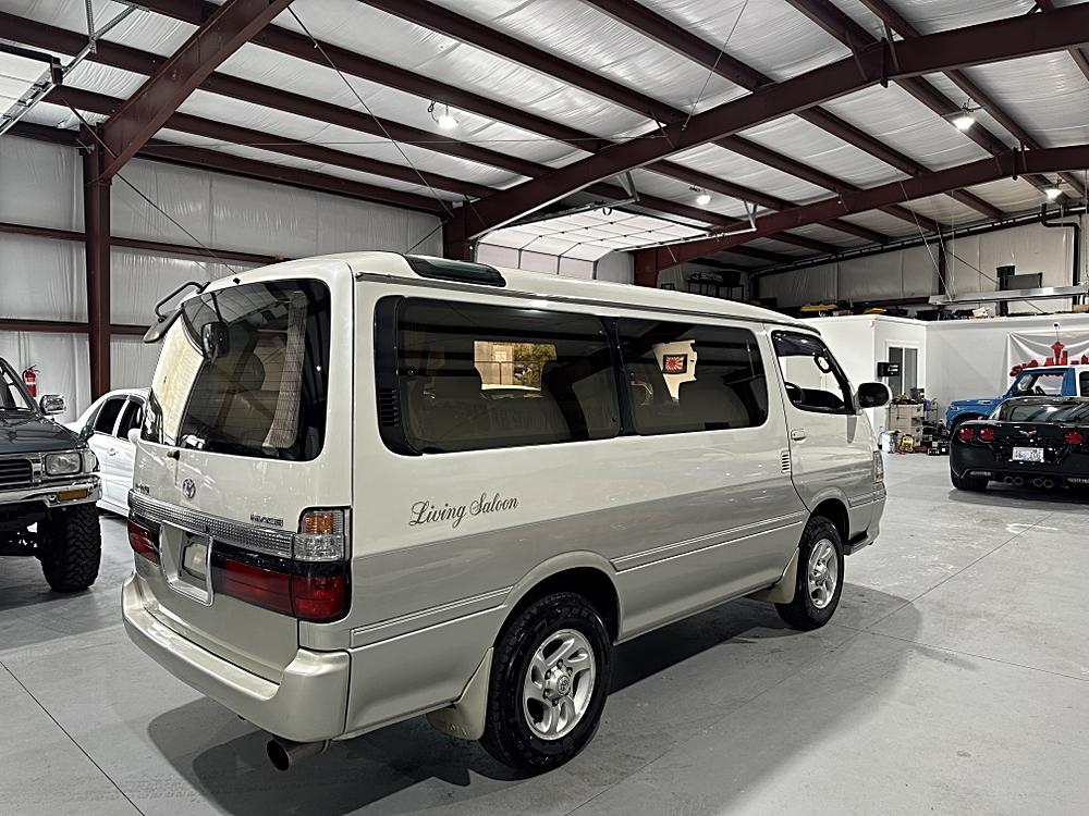 2000 Toyota HiAce JDM car for sale — photo 4 of 14