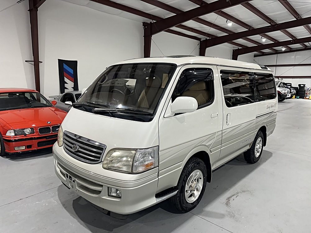 2000 Toyota HiAce JDM car for sale — photo 2 of 14