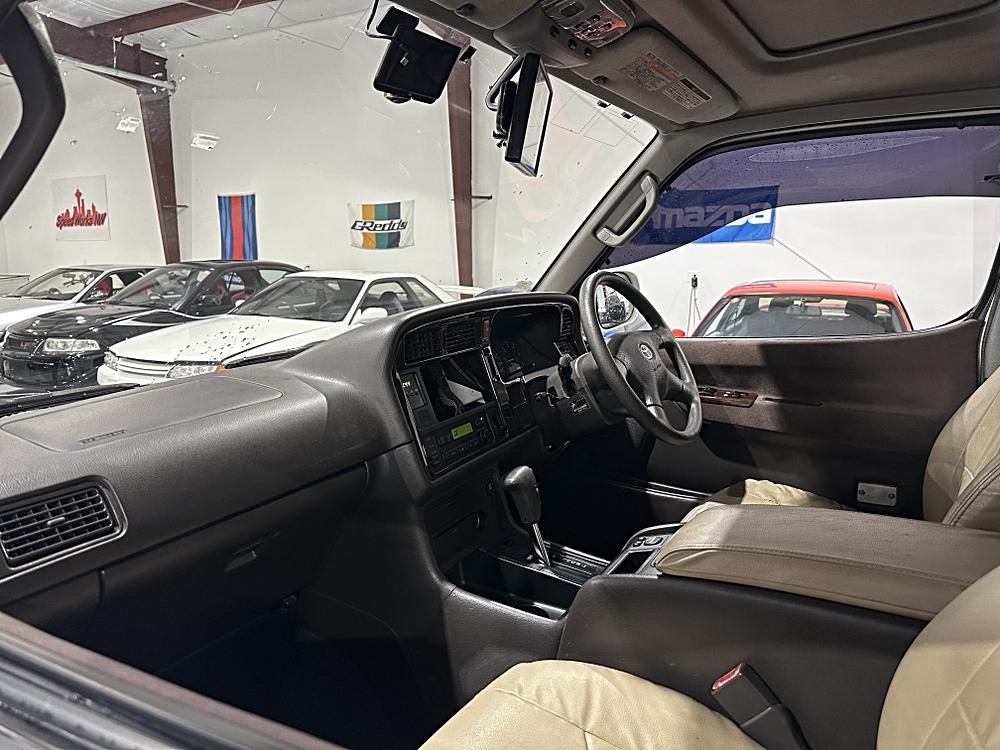 2000 Toyota HiAce JDM car for sale — photo 9 of 14