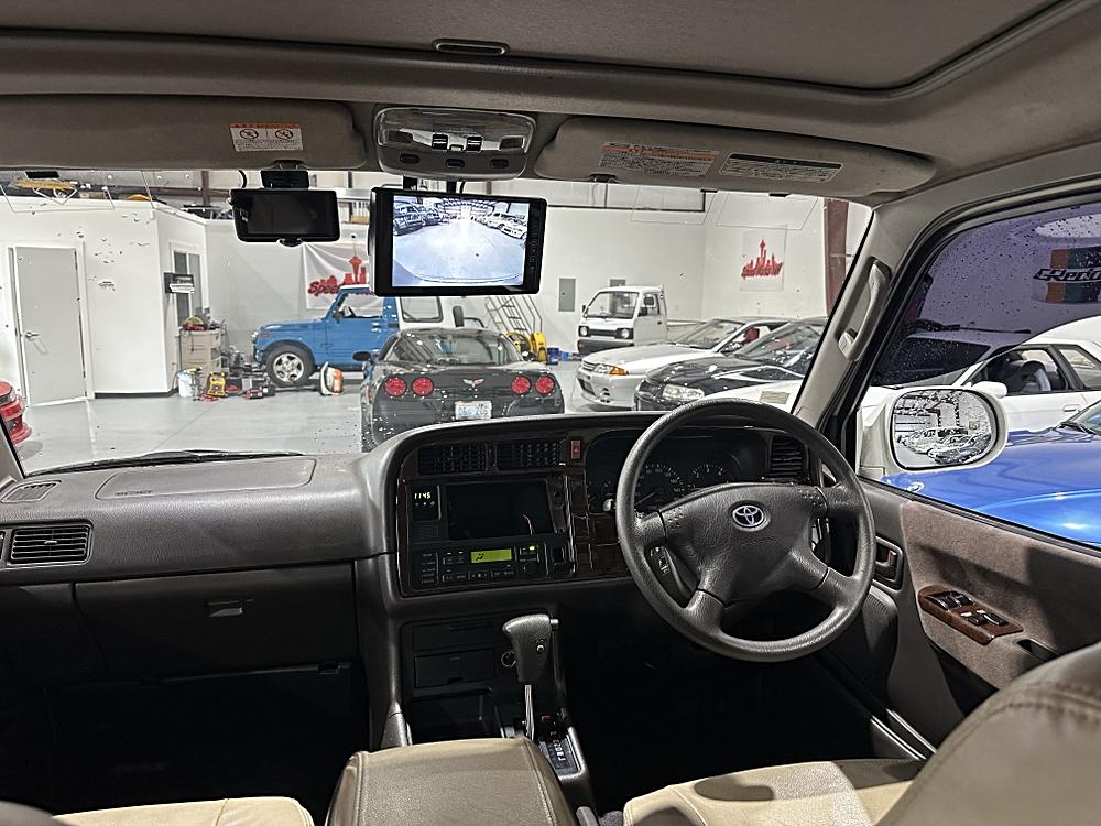 2000 Toyota HiAce JDM car for sale — photo 13 of 14