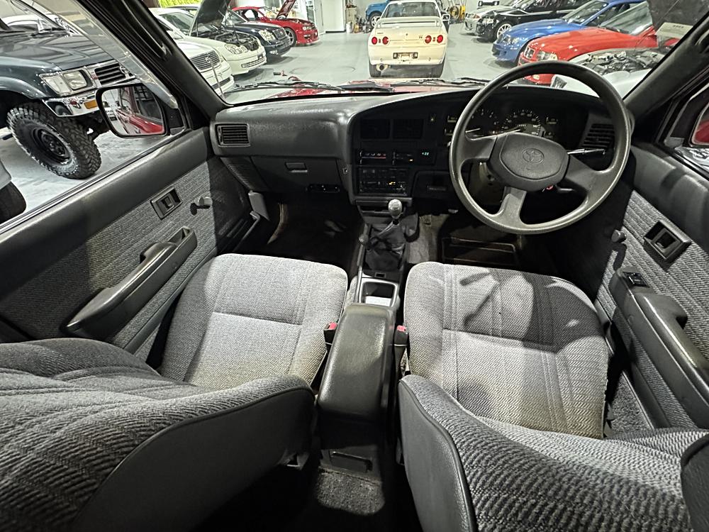 1993 Toyota Hilux JDM car for sale — photo 17 of 20