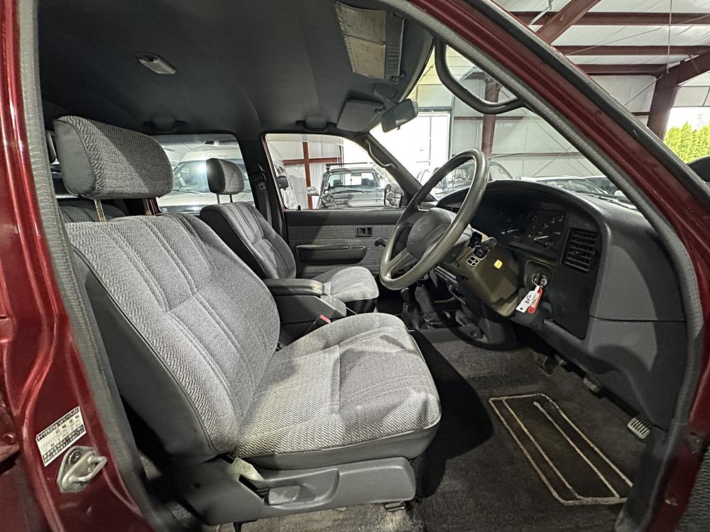 1993 Toyota Hilux JDM car for sale — photo 11 of 20