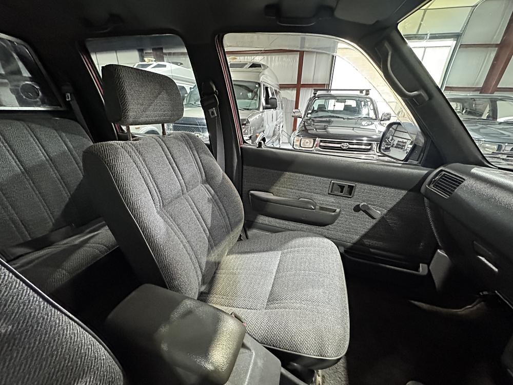 1993 Toyota Hilux JDM car for sale — photo 15 of 20