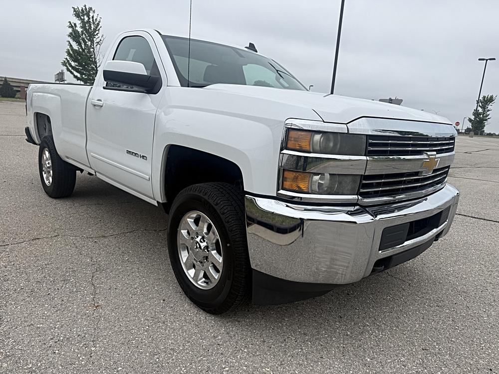 2015 Chevrolet Silverado HD's photo