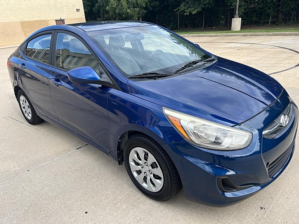 2016 Hyundai Accent SE 4-Door 6-Speed Automatic's photo