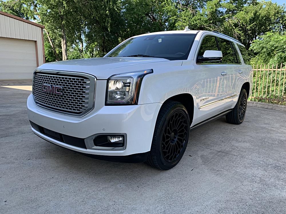 2017 GMC Yukon 4WD Denali's photo