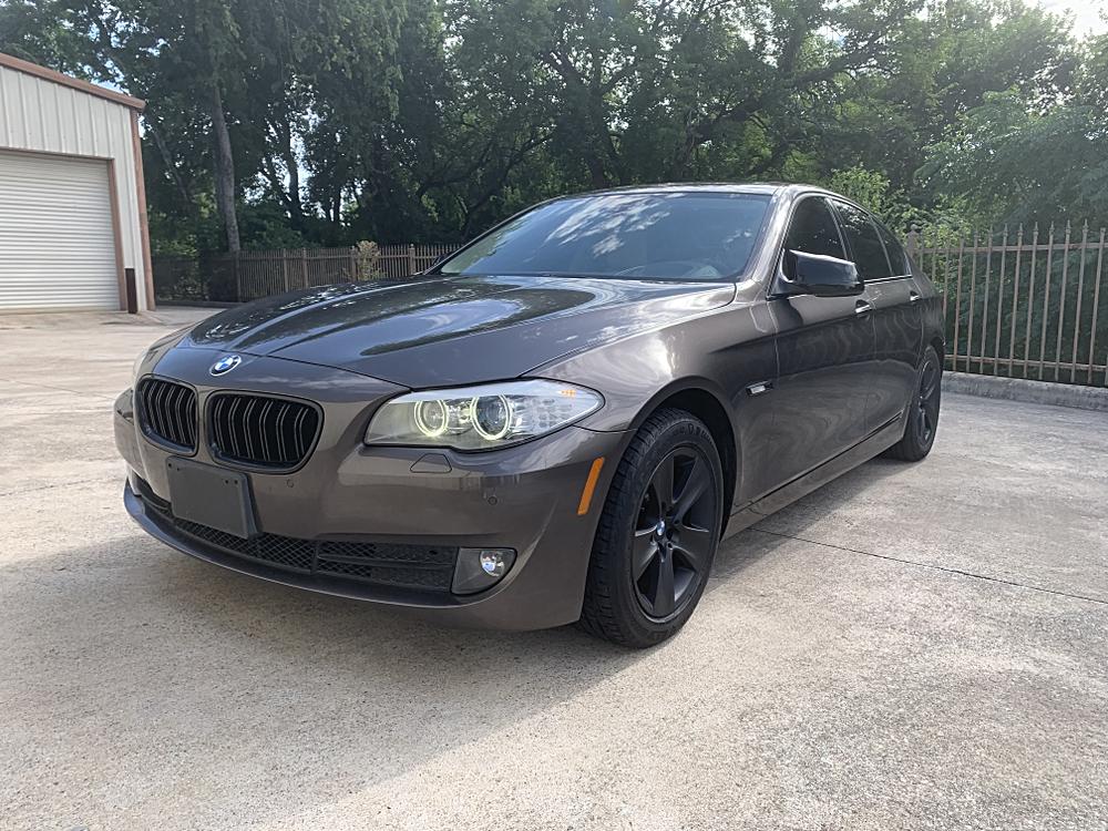2013 BMW 5 Series 528i Sedan's photo