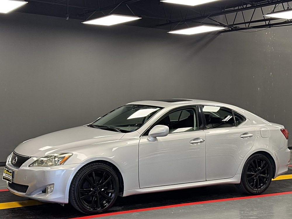 2006 Lexus IS 250's photo