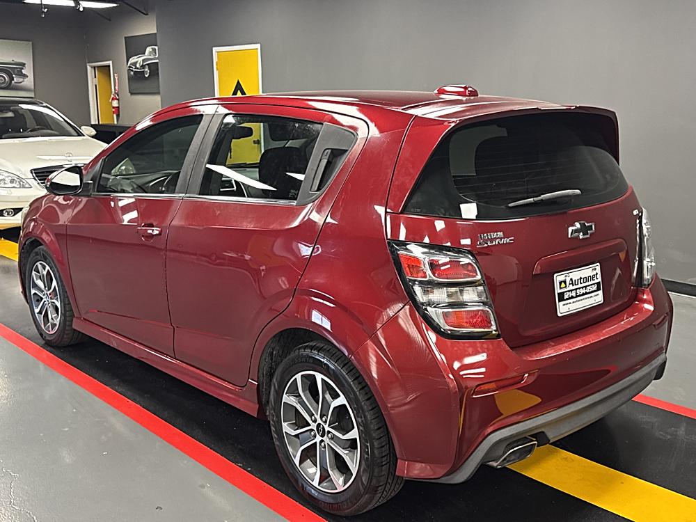 2018 Chevrolet Sonic LT - Photo 9