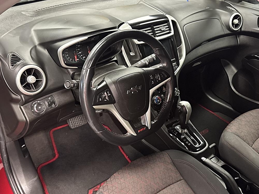 2018 Chevrolet Sonic LT - Photo 10