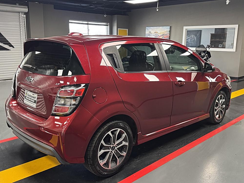 2018 Chevrolet Sonic LT - Photo 7