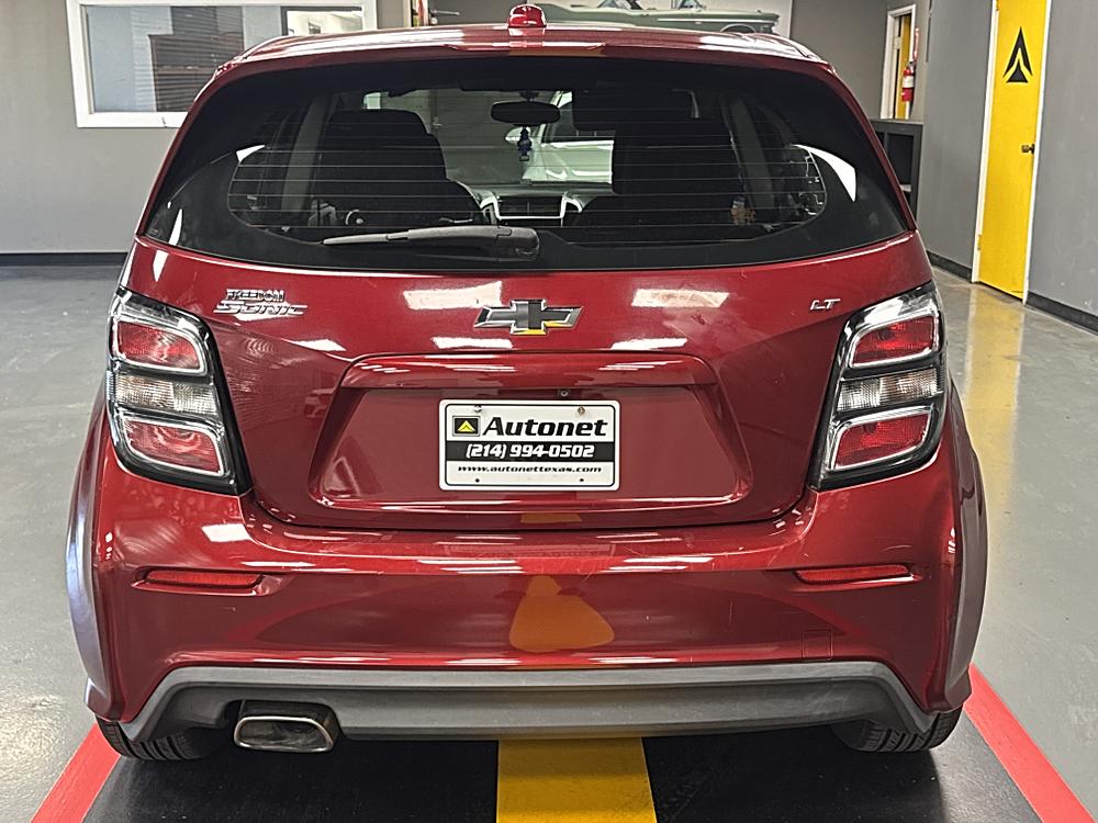 2018 Chevrolet Sonic LT - Photo 8