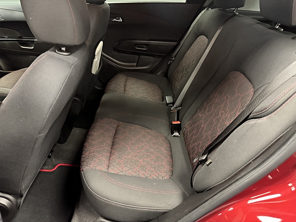 2018 Chevrolet Sonic LT - Photo 12