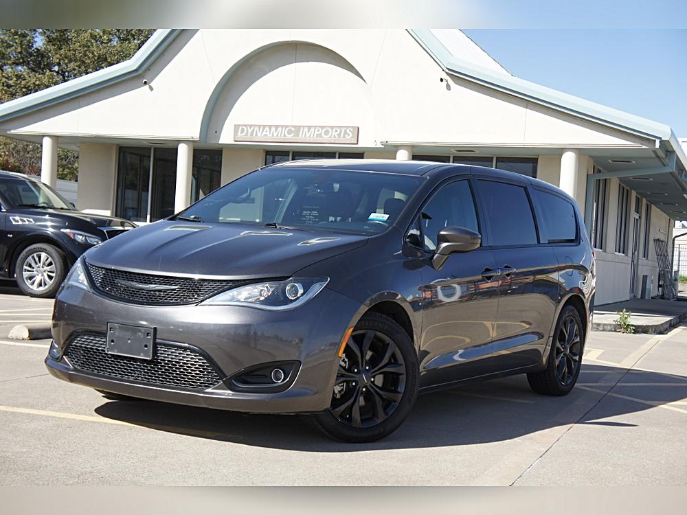2020 Chrysler Pacifica Touring
