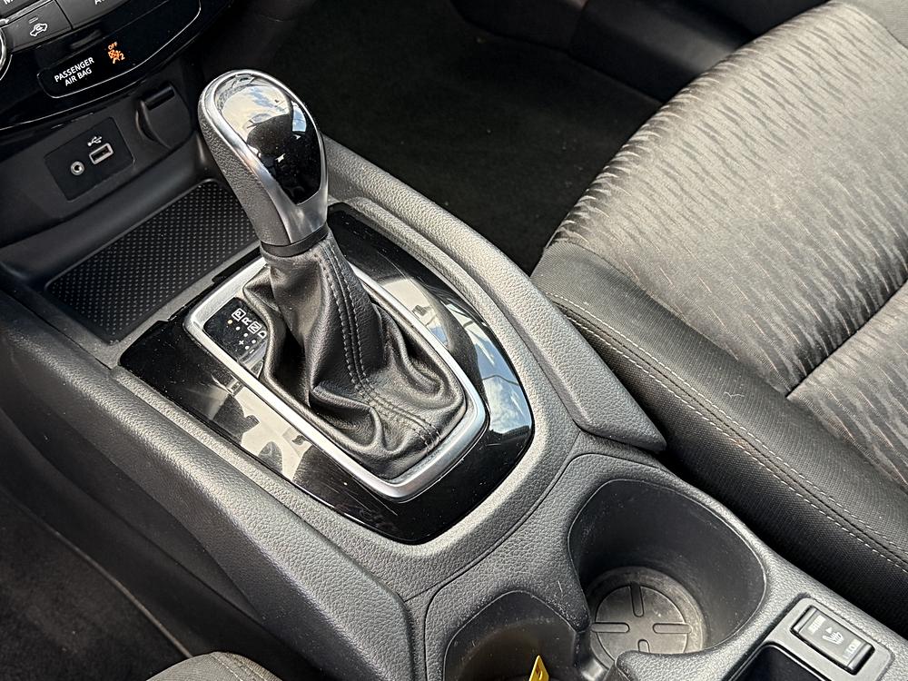 2018 Nissan Rogue SV - Photo 12