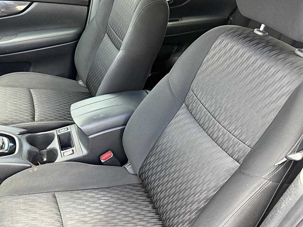 2018 Nissan Rogue SV - Photo 18