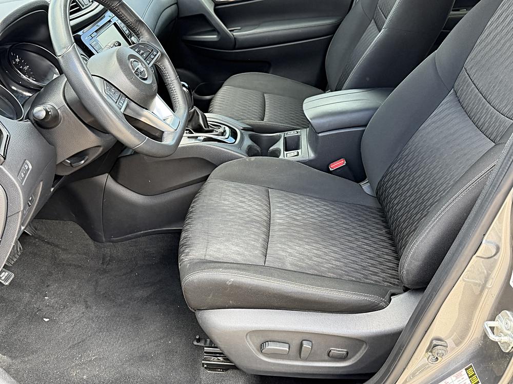 2018 Nissan Rogue SV - Photo 17