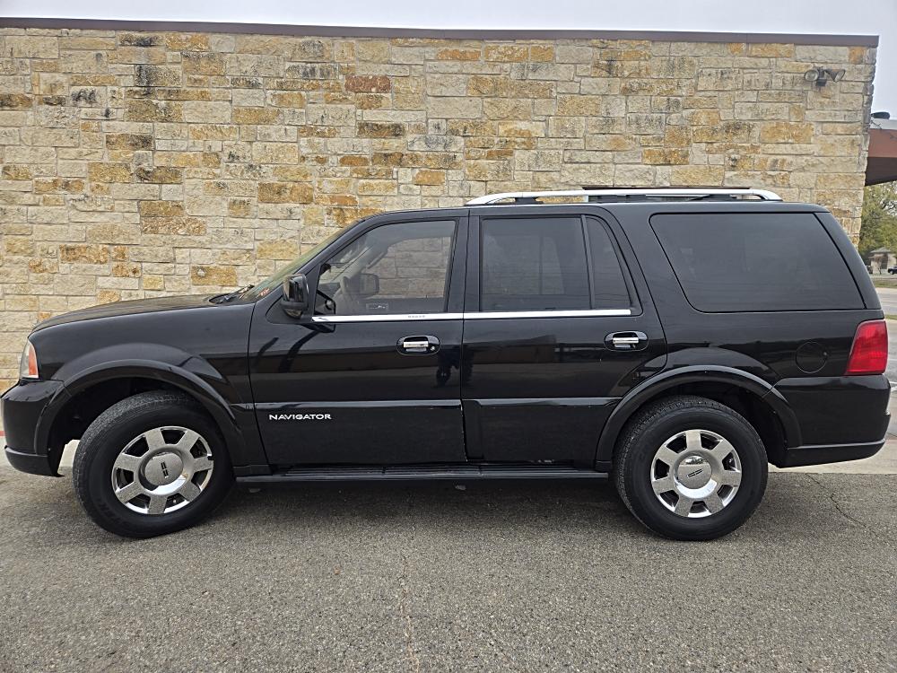2005 Lincoln Navigator Luxury's photo