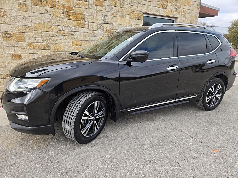 2017 Nissan Rogue SL's photo