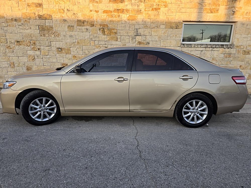 2011 Toyota Camry XLE's photo