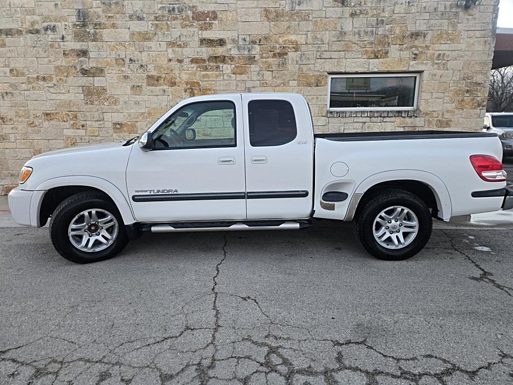 2003 Toyota Tundra SR5's photo