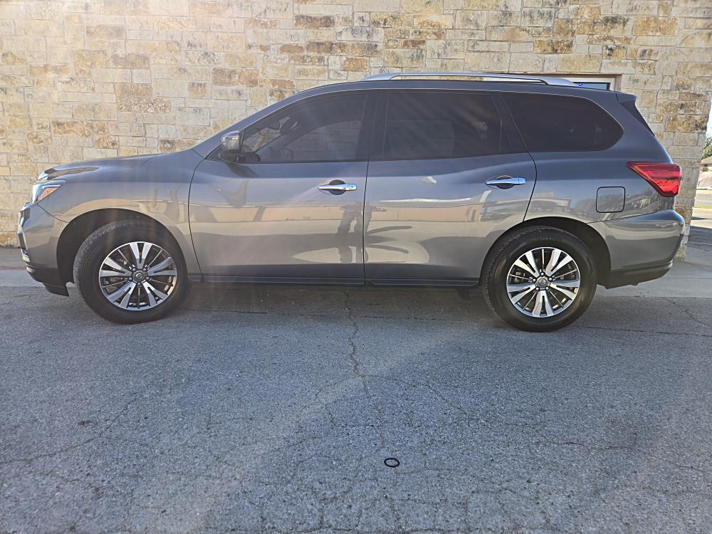 2019 Nissan Pathfinder SV