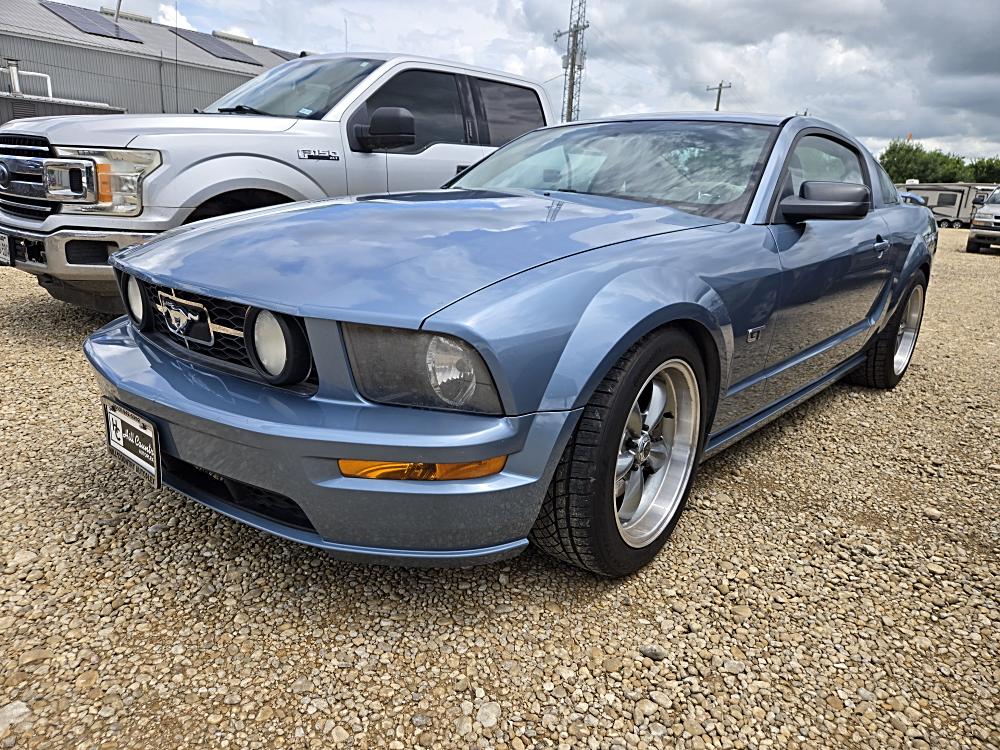 2006 Ford Mustang GT Deluxe's photo
