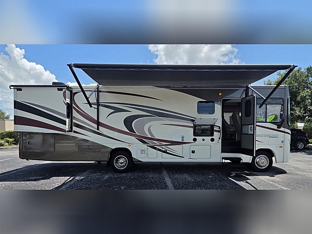2016 Ford F-53 - Photo 16