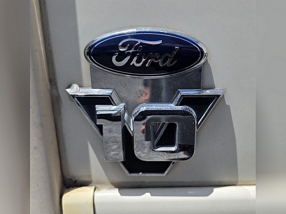 2016 Ford F-53 - Photo 28