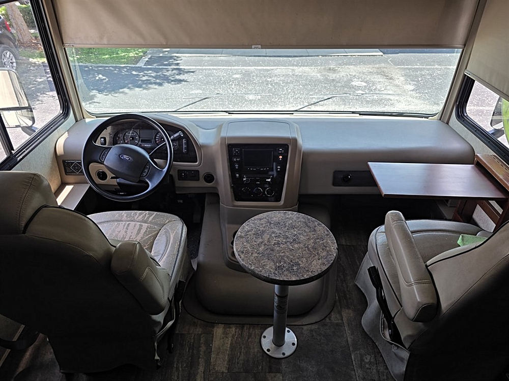 2016 Ford F-53 - Photo 33
