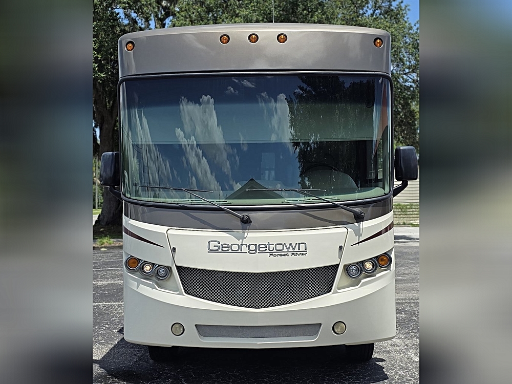 2016 Ford F-53 - Photo 10