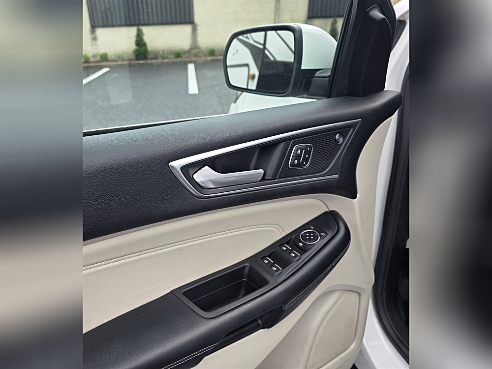2022 Ford Edge Titanium - Photo 16