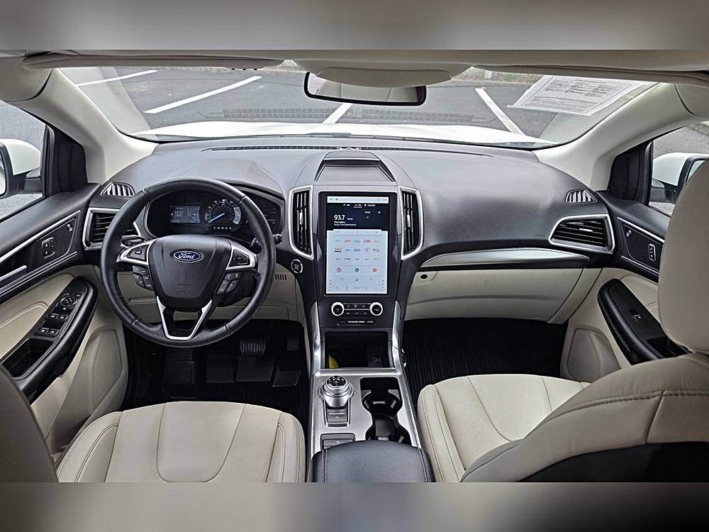 2022 Ford Edge Titanium - Photo 19