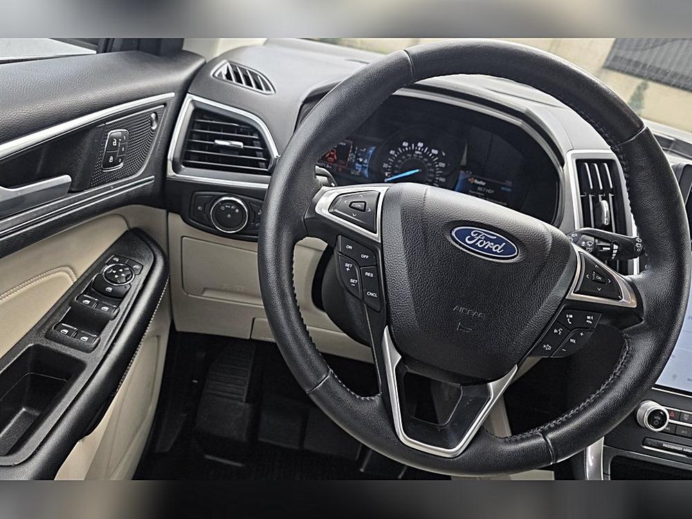 2022 Ford Edge Titanium - Photo 21