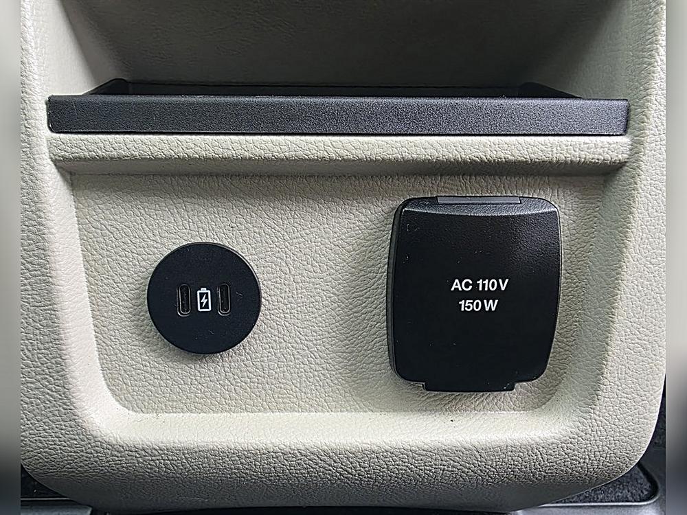 2022 Ford Edge Titanium - Photo 38