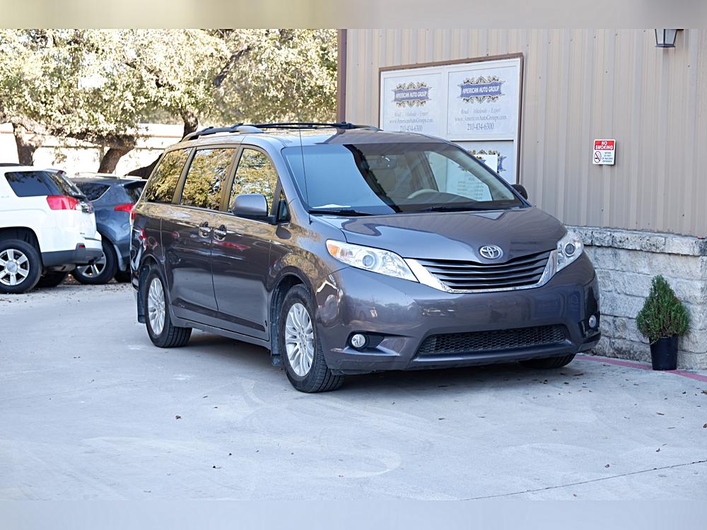 2014 Toyota Sienna XLE